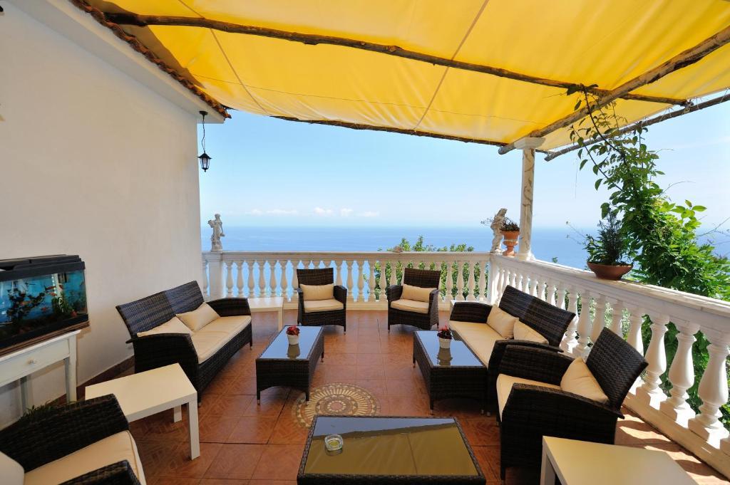 H.H.Le Palme Acomodação com café da manhã Amalfi Exterior foto